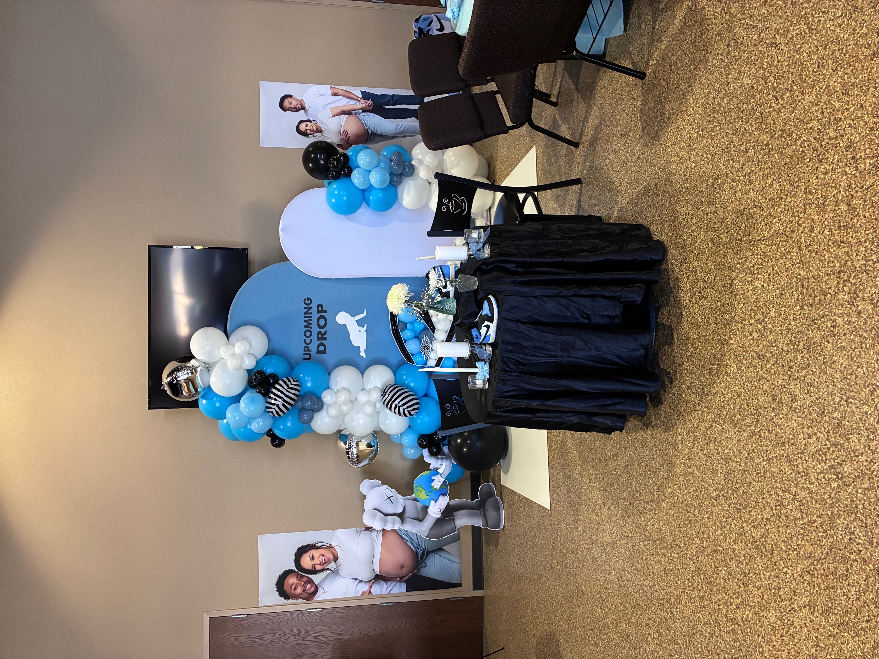 Sneaker baby shower full setup